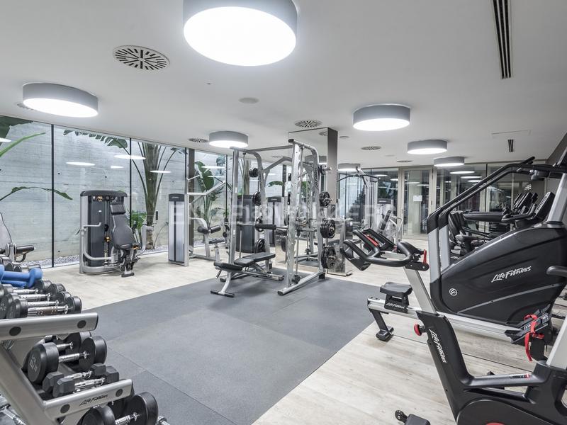 Foto 59a4aea4-3397-4ef5-824b-8bb22e21002e. Rent penthouse with heating parking pool in Sarrià Barcelona