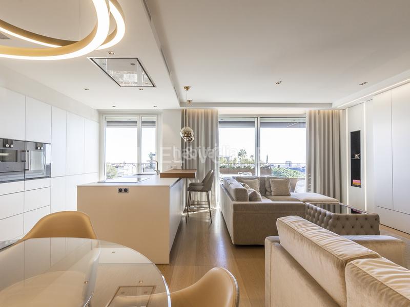 Foto 7f10860b-21e0-49d3-be10-6192018221f6. Rent penthouse with heating parking pool in Sarrià Barcelona