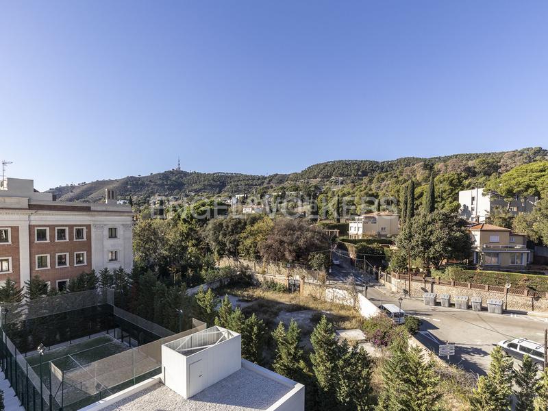 Foto 9f2ba244-67bc-4d6b-9ffb-c41bb4adf308. Rent penthouse with heating parking pool in Sarrià Barcelona