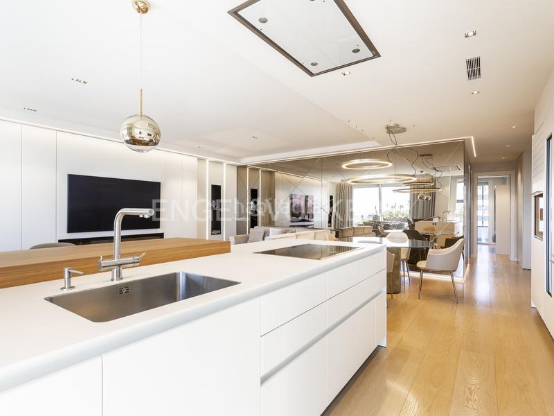 Foto c2c17488-f585-47a4-b784-2e3811f9ab78. Rent penthouse with heating parking pool in Sarrià Barcelona