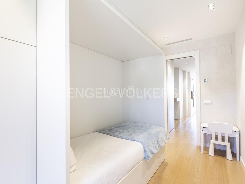 Foto d28cdda3-0101-4a07-b034-a2fc9c05f421. Rent penthouse with heating parking pool in Sarrià Barcelona