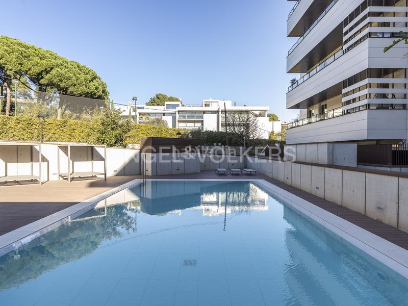 Foto db291653-0b2b-46de-bd78-3f5c5777c3b1. Rent penthouse with heating parking pool in Sarrià Barcelona