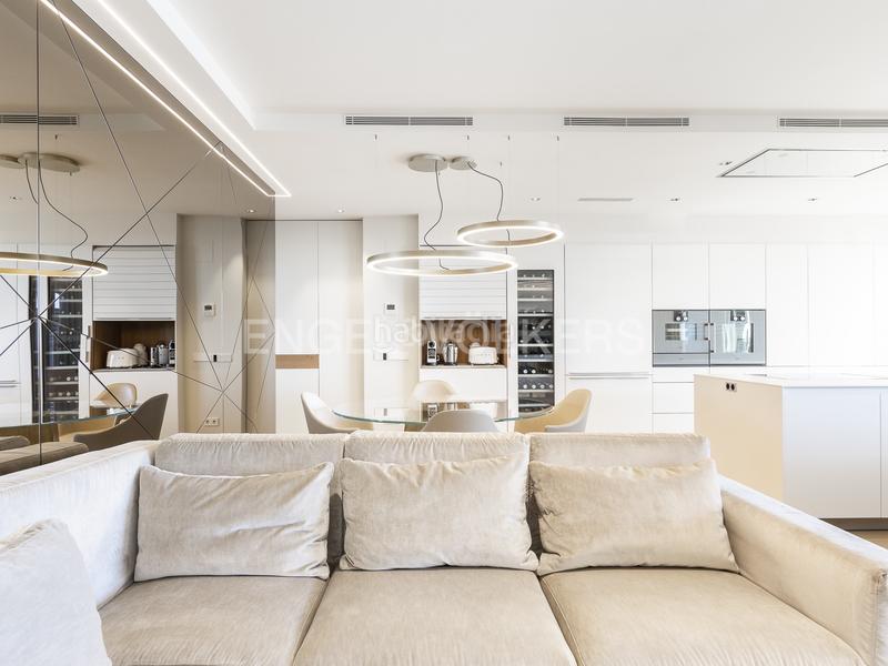 Foto ff0939dd-3de0-4f47-b5fb-817add97bae7. Rent penthouse with heating parking pool in Sarrià Barcelona