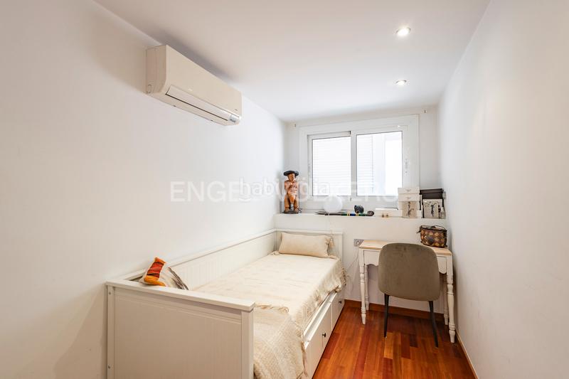 Foto 2fc4a4c9-c22e-4627-a8f6-41b04f7ccd1b. Duplex avec chauffage dans Sants Barcelona