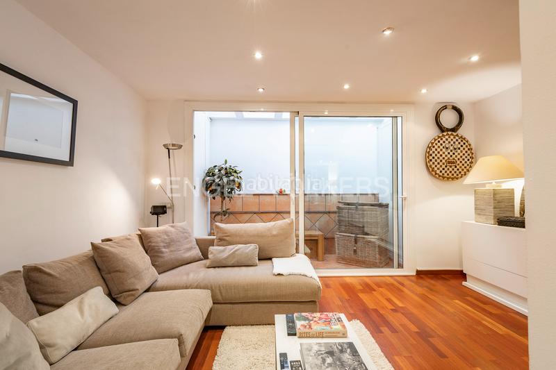 Foto 3b6d4bf4-cf84-46b8-b1c1-c47828606c64. Duplex avec chauffage dans Sants Barcelona