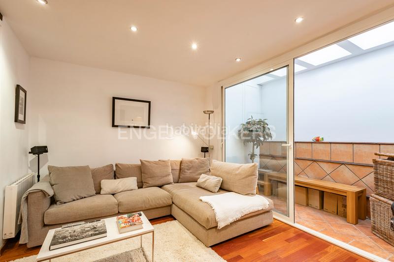 Foto 9a9c6413-013d-49be-9804-2c56d9109844. Duplex avec chauffage dans Sants Barcelona