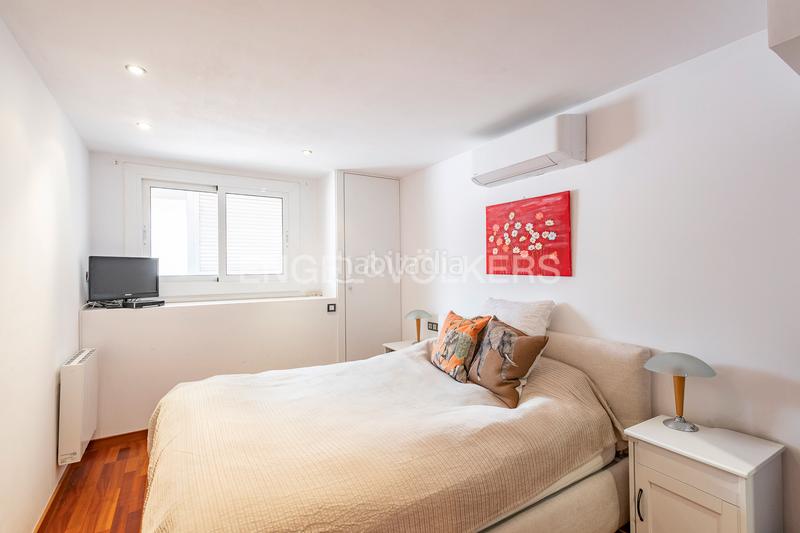 Foto ac67cc26-c8a3-496b-9b43-db83d2c8583e. Duplex avec chauffage dans Sants Barcelona