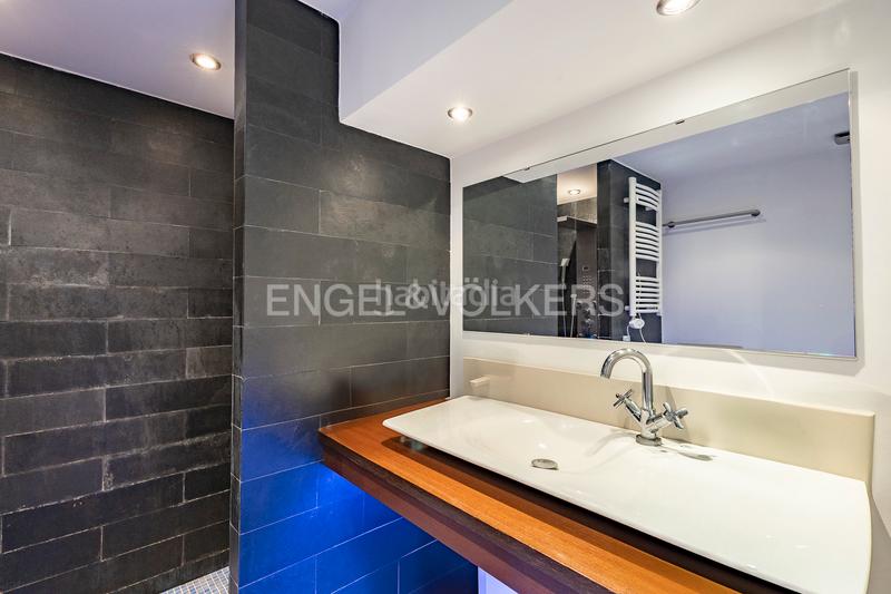 Foto cddf2dcc-cdde-454d-b4ee-6d0ddd08faad. Duplex avec chauffage dans Sants Barcelona