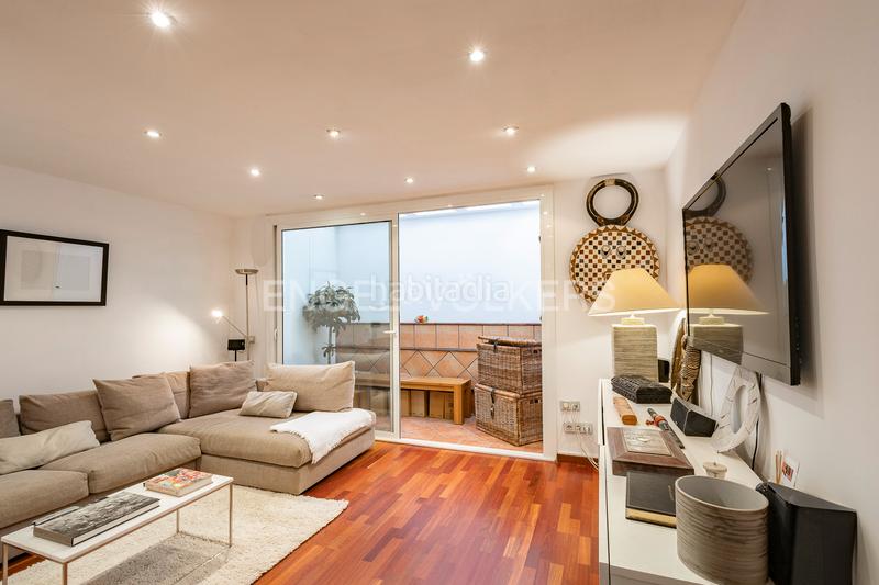 Foto dda1d2bf-9a06-4590-9dc0-89acb85c4d1b. Duplex avec chauffage dans Sants Barcelona