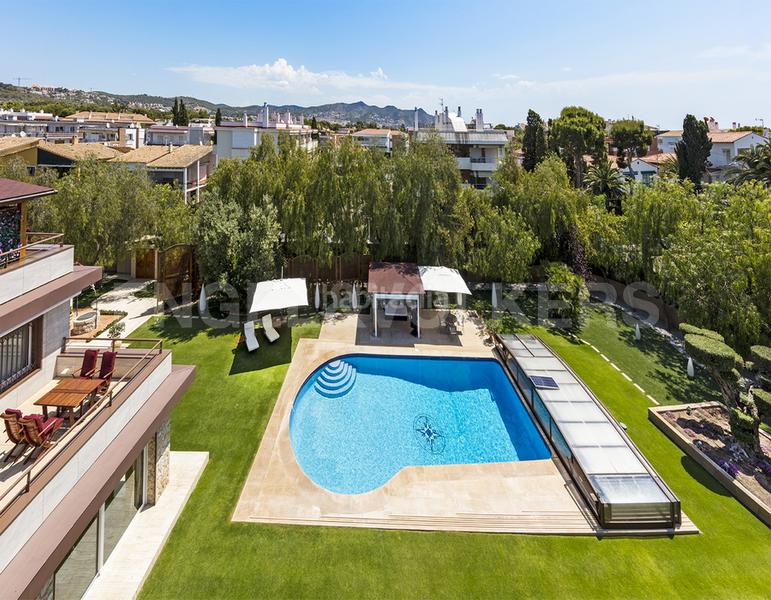 Foto 017def1f-18fe-45e9-b418-c512ad974ef9. Casa amb calefacció aparcament piscina a Can Girona - Terramar - Vinyet Sitges