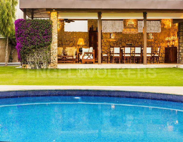 Foto 64b85808-2f0f-4b44-be54-da2f56ccd45c. Casa amb calefacció aparcament piscina a Can Girona - Terramar - Vinyet Sitges