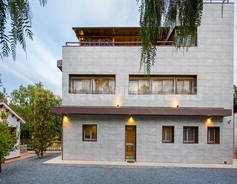 Foto 730d2adb-1cef-4f15-9c73-47ba97c3a0e4. Casa amb calefacció aparcament piscina a Can Girona - Terramar - Vinyet Sitges