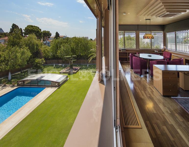 Foto 924c178f-a77d-401c-9fc7-bf0eea2784a5. Casa amb calefacció aparcament piscina a Can Girona - Terramar - Vinyet Sitges