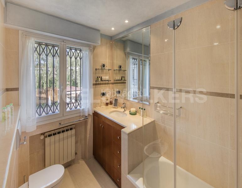 Foto d8b786cb-1e8d-4ef7-81af-466c3f661085. Casa amb calefacció aparcament piscina a Can Girona - Terramar - Vinyet Sitges