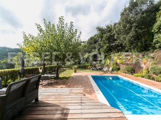 Rent House in Les Planes. Espectacular casa con piscina
