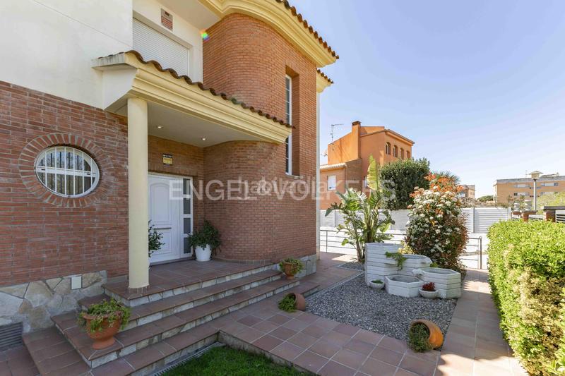 Foto 696b1736-a8a9-40eb-b82f-3ab4bc79ca50. Maison avec chauffage parking piscine dans Bonavista Vendrell (El)