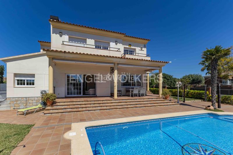 Foto 8190f355-34fd-4514-b919-6f0653abd411. Maison avec chauffage parking piscine dans Bonavista Vendrell (El)