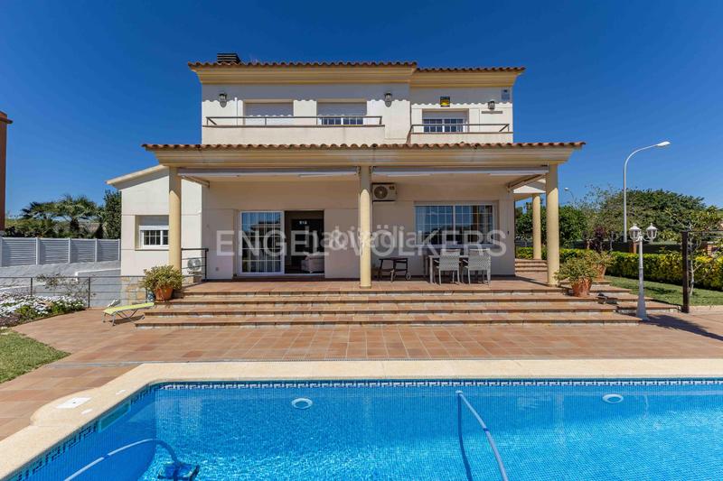 Foto 82614a96-3bca-4845-8c89-dfa9715100d1. Maison avec chauffage parking piscine dans Bonavista Vendrell (El)