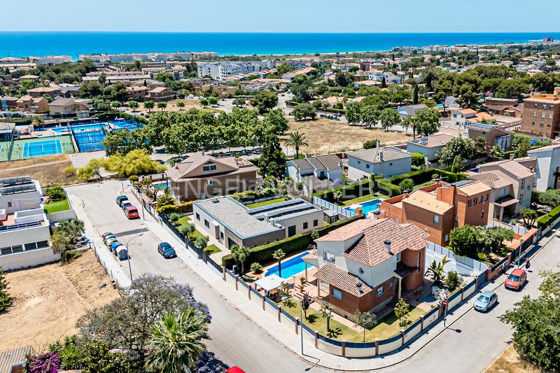 Foto a3fcddab-a7c0-4818-a1c7-d1c481dfe59c. Maison avec chauffage parking piscine dans Bonavista Vendrell (El)