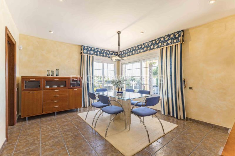 Foto ae9ccd31-01ee-4b4e-bac9-4f4f837d1f95. Maison avec chauffage parking piscine dans Bonavista Vendrell (El)