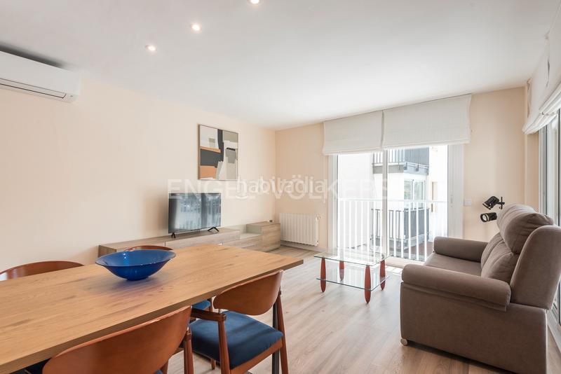 Foto 943187cf-8d5e-4040-b729-d8965834a5dd. Apartamento luminoso piso con vistas al puerto y al mar en Vilanova i la Geltrú