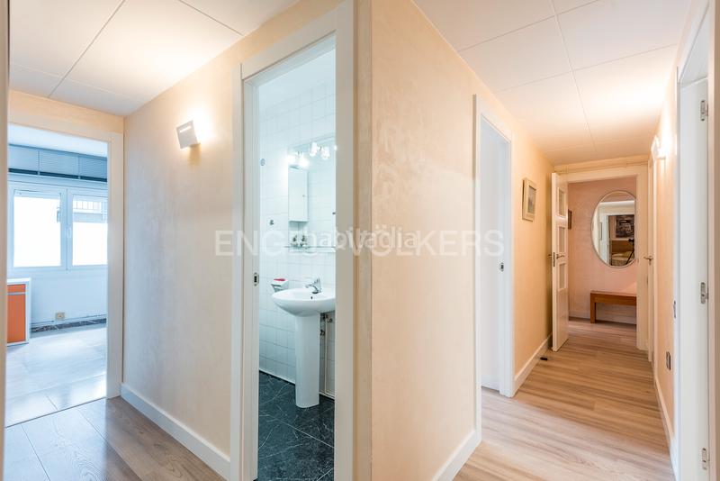 Foto dd5c5ae9-5d32-41d2-a9bb-f54e5cd4886b. Apartamento luminoso piso con vistas al puerto y al mar en Vilanova i la Geltrú