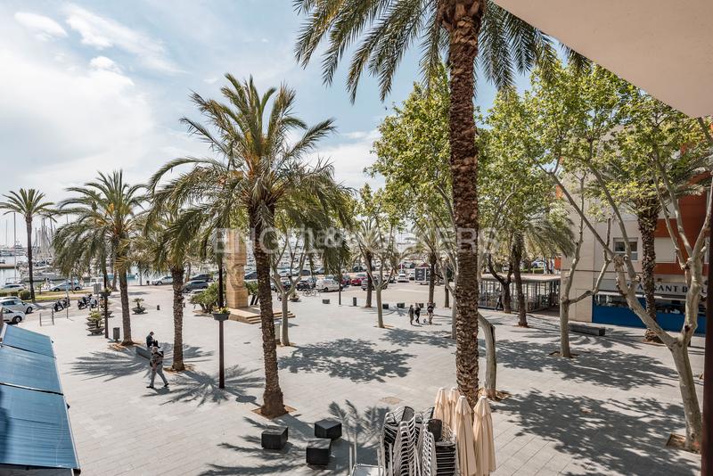 Foto eb60bdcd-d90a-4694-9353-97672b603d20. Apartamento luminoso piso con vistas al puerto y al mar en Vilanova i la Geltrú