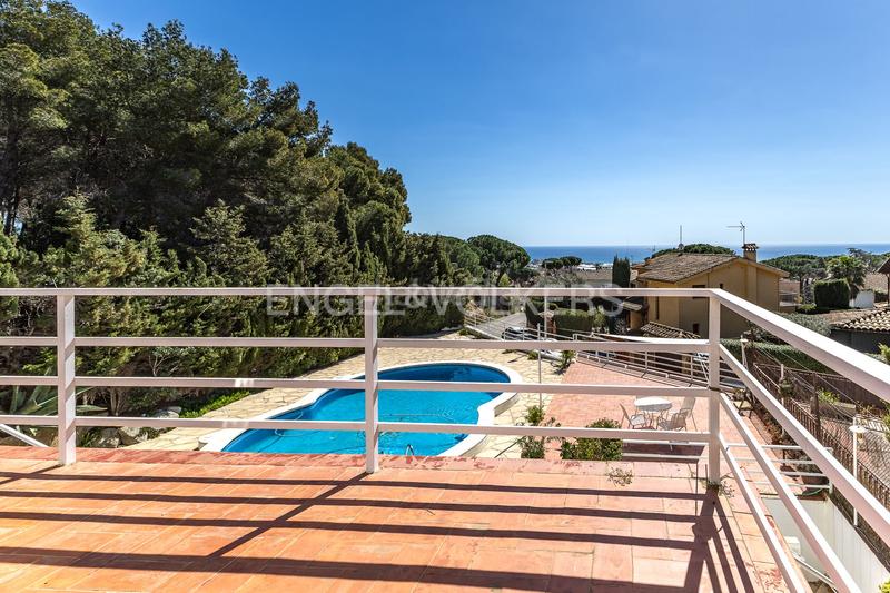 Foto 04c19279-c4f4-45de-a378-435adeb2956e. Casa amb calefacció aparcament piscina a Vilassar de Dalt