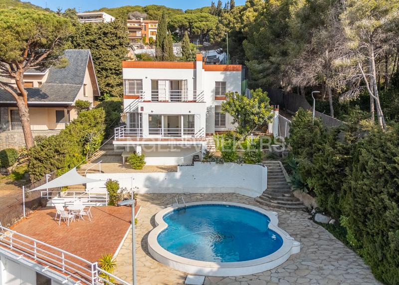 Foto 3fc71853-cb1a-43ba-b7f2-c1213e8cc70b. Casa amb calefacció aparcament piscina a Vilassar de Dalt