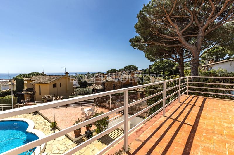 Foto 4c0f383c-e526-479d-b39c-e714eee4b181. Casa amb calefacció aparcament piscina a Vilassar de Dalt