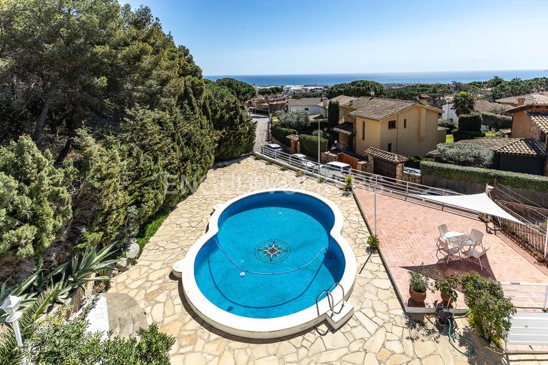 Foto be22a36e-d2ed-4217-84c1-f675cb5304f5. Casa amb calefacció aparcament piscina a Vilassar de Dalt