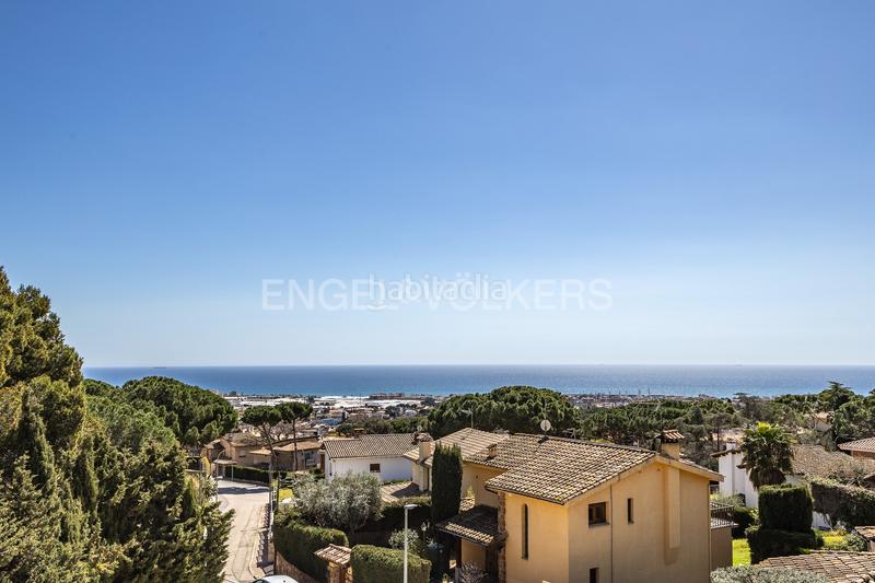 Foto ddbc8729-034d-46cf-b6f4-497d81aa59c5. Casa amb calefacció aparcament piscina a Vilassar de Dalt