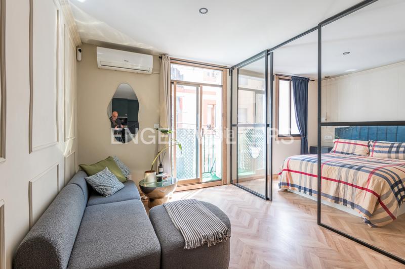 Foto c2783fc4-e01e-4c30-8405-0d9d4a2bd5e5. Piccolo appartamento con riscaldamento in Raval Barcelona