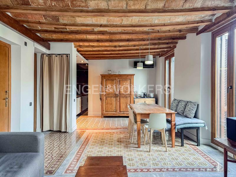 Foto 38273ba8-9c3c-4835-be22-ac8ce5d3b4b6. Alquiler apartamento piso de alquiler temporal en la rambla en Barcelona