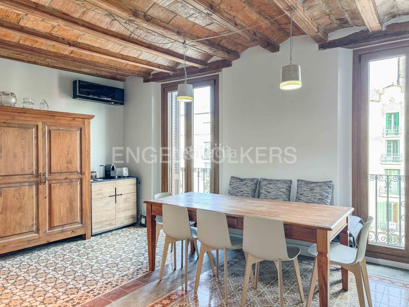 Foto 70fe1be7-3706-44ff-a8af-bc3ec0689f09. Alquiler apartamento piso de alquiler temporal en la rambla en Barcelona