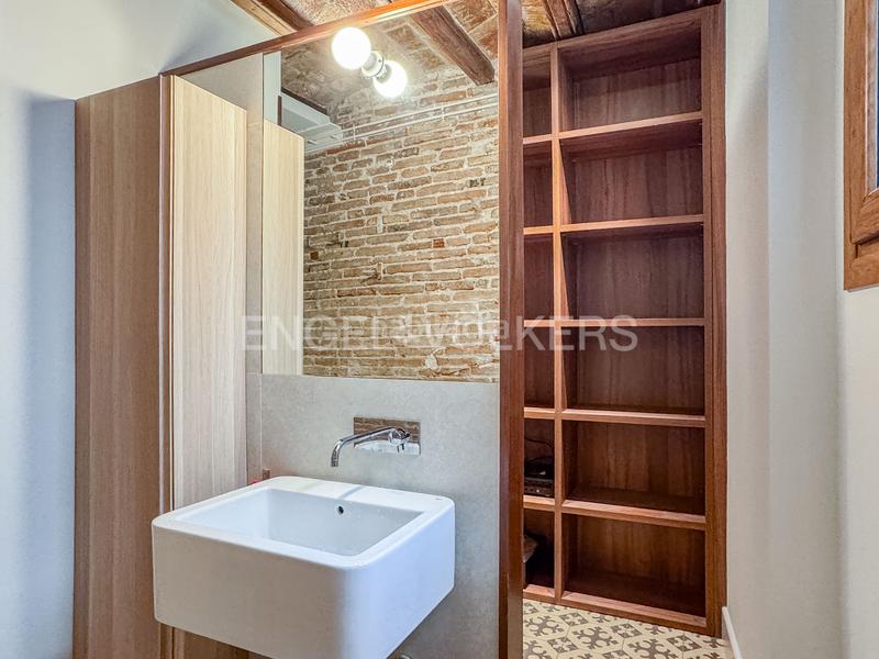 Foto 76d6ef6f-dc2f-4e9c-97c8-f48307a10899. Alquiler apartamento piso de alquiler temporal en la rambla en Barcelona