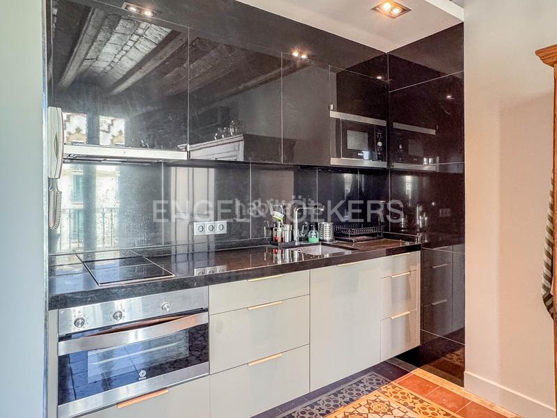 Foto ae2267fb-d207-4380-a8e5-b8e8caa42b65. Alquiler apartamento piso de alquiler temporal en la rambla en Barcelona
