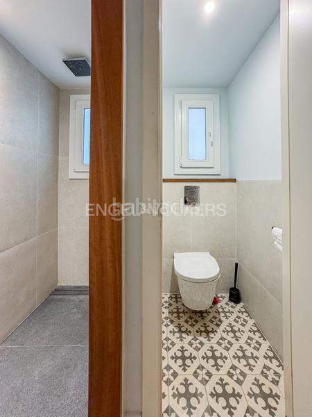 Foto c0ee33ae-548e-4a9e-adcb-a315fbb33efa. Alquiler apartamento piso de alquiler temporal en la rambla en Barcelona