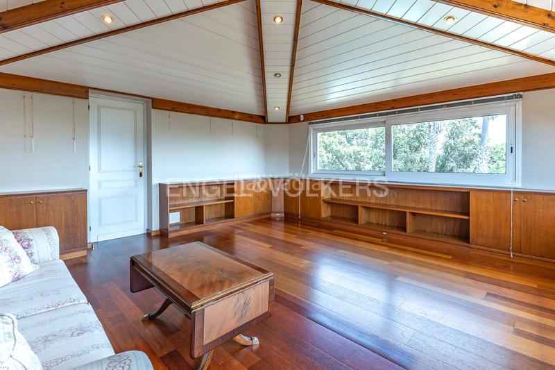 Foto 1332e587-04ca-4d92-94dd-92d77572b2ab. Casa con riscaldamento parcheggio piscina in Premià de Dalt