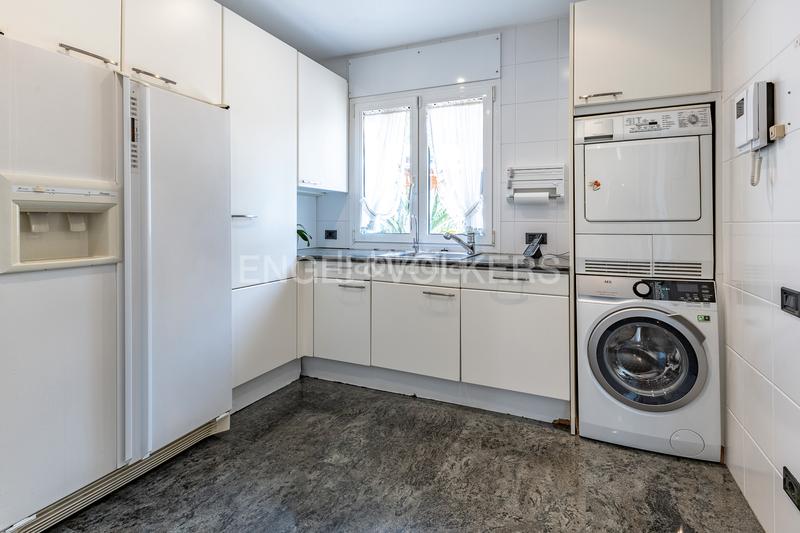 Foto 42cced53-d342-4639-9c1f-5dd5a4181d90. Casa con riscaldamento parcheggio piscina in Premià de Dalt