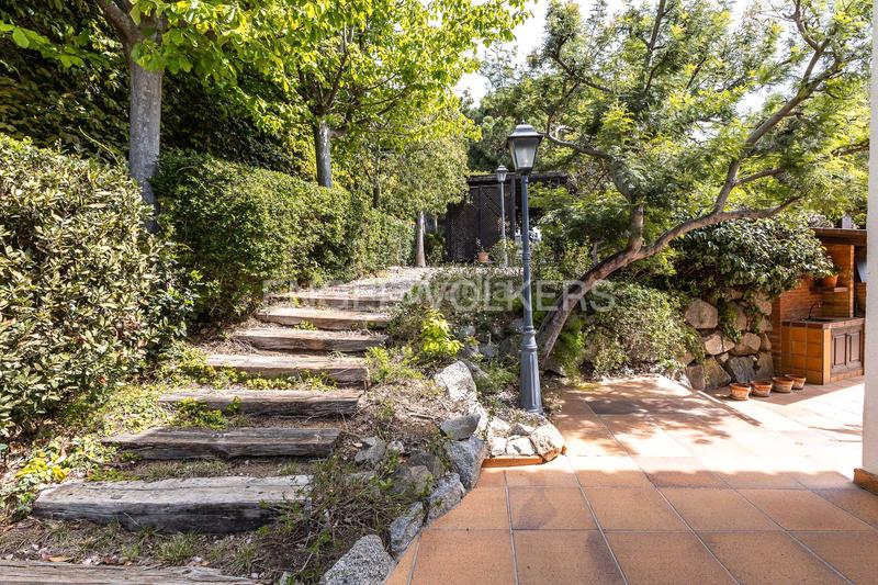 Foto 7b2ba074-e1bd-4a0b-81a7-c55dbeca09e6. Casa con riscaldamento parcheggio piscina in Premià de Dalt