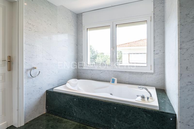 Foto 7e7e3b24-e07f-4a6c-b9e7-de54d9149f83. Casa con riscaldamento parcheggio piscina in Premià de Dalt