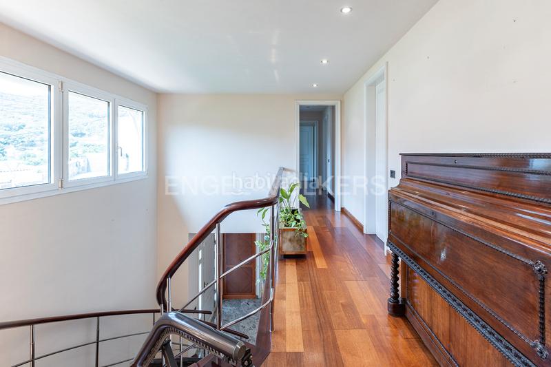 Foto b3f4bdaf-dc49-46a2-ad17-1549641a6563. Casa con riscaldamento parcheggio piscina in Premià de Dalt