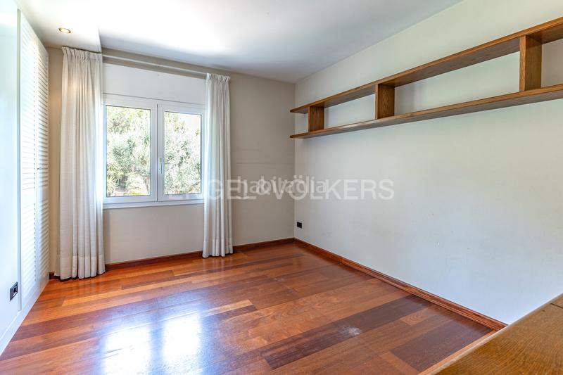 Foto bcbb4ea8-ffbd-4df0-8b64-a7b9410a0752. Casa con riscaldamento parcheggio piscina in Premià de Dalt