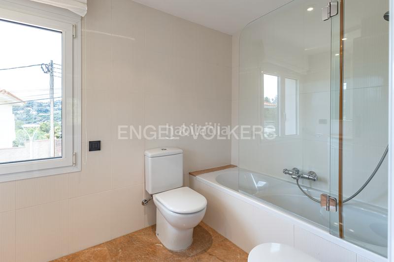 Foto e337f2eb-39e4-49c0-8822-9448acfb9f17. Casa con riscaldamento parcheggio piscina in Premià de Dalt