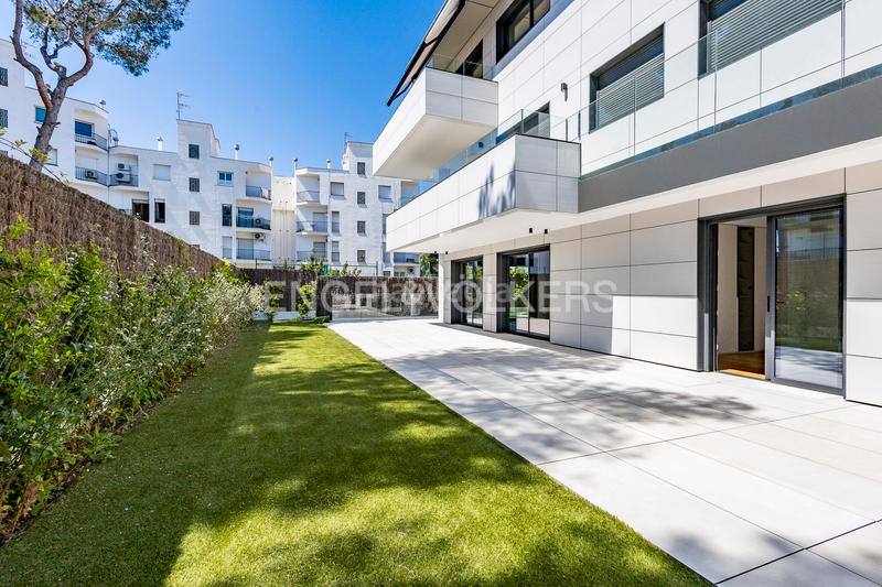Foto 1b18178d-251f-4c5e-a0cd-7292b21356ba. Apartament amb calefacció aparcament piscina a Can Girona - Terramar - Vinyet Sitges
