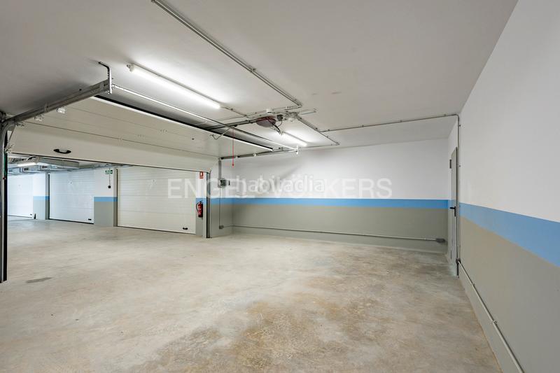 Foto 77ba3163-1b11-40f8-b558-ea0d65227f23. Apartament amb calefacció aparcament piscina a Can Girona - Terramar - Vinyet Sitges