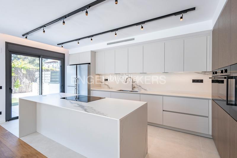 Foto 7de386d5-688f-485f-b76f-5b3e03c8dec5. Apartament amb calefacció aparcament piscina a Can Girona - Terramar - Vinyet Sitges