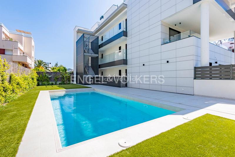 Foto b123c01d-1b94-4e4c-ae60-3c00d8da4051. Apartament amb calefacció aparcament piscina a Can Girona - Terramar - Vinyet Sitges