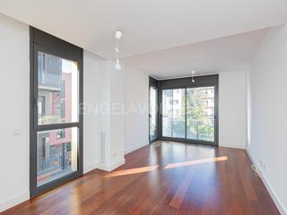 Appartement à Vila de Gràcia. Piso exterior con garaje y terraza en gracia